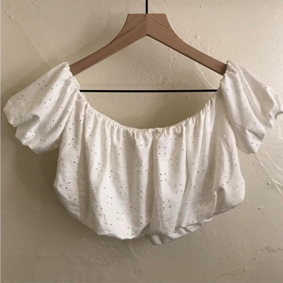 Cropped Eyelet Top - Picture 6 of 7